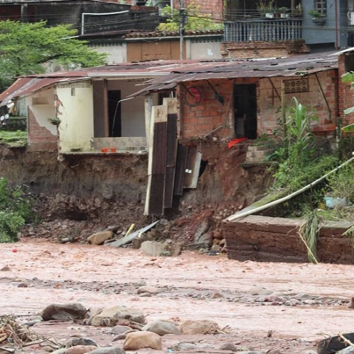 Fuertes lluvias en Táchira dejan 36 viviendas colapsadas y afectan vialidad