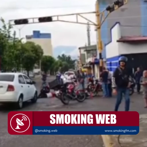Doble accidente vial alerta en zona escolar por fallas de semáforos
