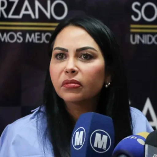 Delsa Solórzano denuncia que detuvieron autobús por ir a acto de Edmundo González Urrutia